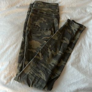 Size 4 Long, American Eagle Camo Jeans